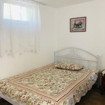 Студия С Двориком В Отраде Odessa Esterno foto